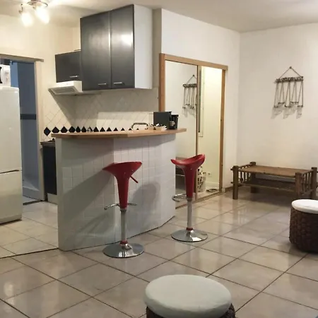 Apartment C087-comfortable In The Heart Of