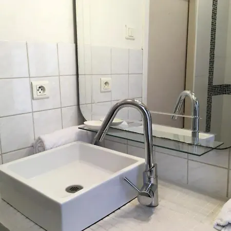 Apartment C087-comfortable In The Heart Of