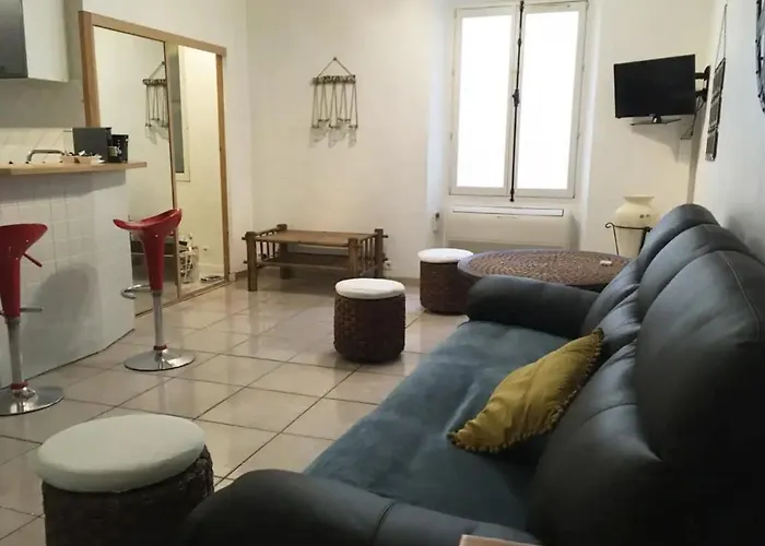 Apartment C087-comfortable In The Heart Of *